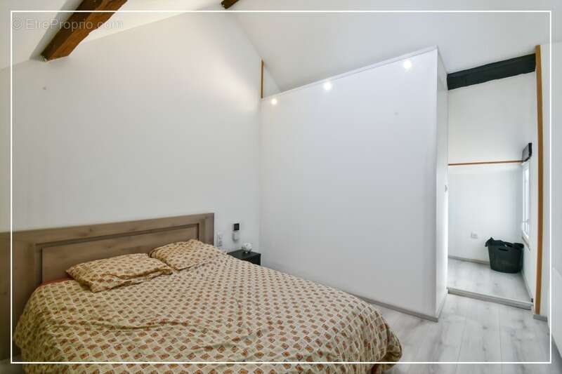 Maison familiale rénovée – 3 chambres – Chambre indépendante – Garage – Jardin – Vue campagne- AINAY LE VIEIL (18) - photo 15