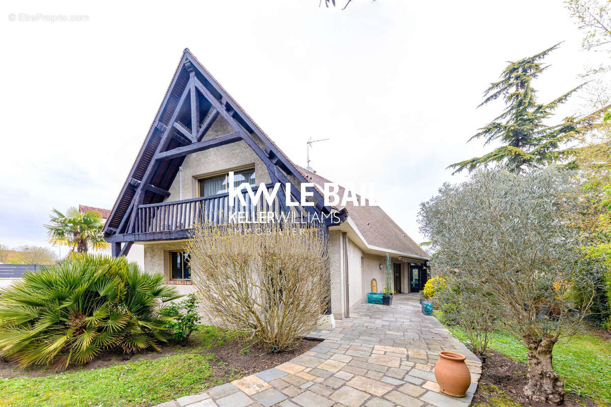 Maison 195 m² à Saint-Ouen-L'aumone  - photo 2