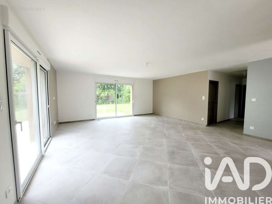 Maison 100 m² à Courtacon  - photo 3