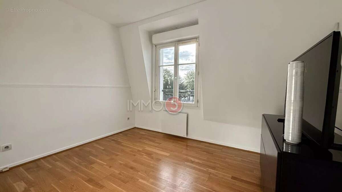 Appartement à LES PAVILLONS-SOUS-BOIS