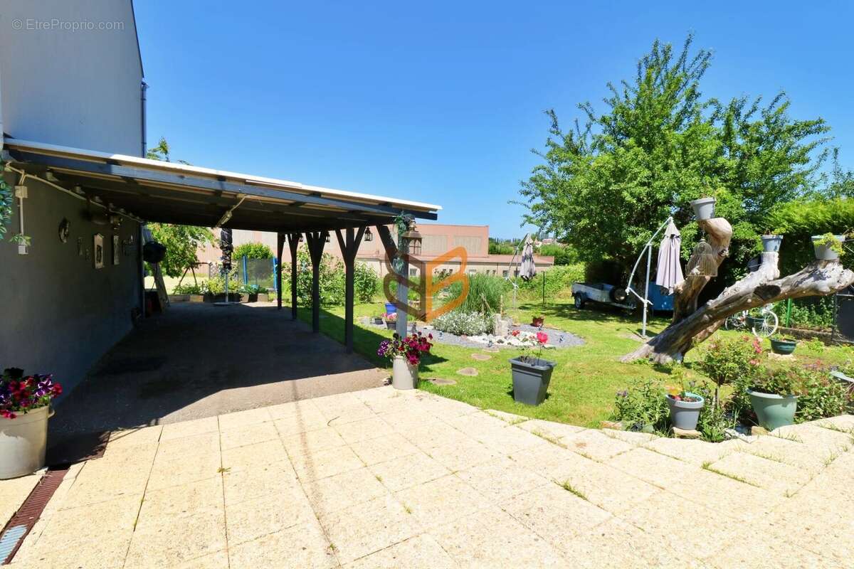 Maison à AUDUN-LE-ROMAN