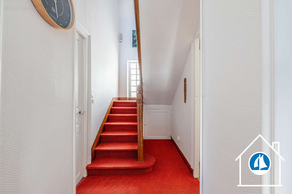 Maison 250 m² à Arromanches-Les-Bains  - photo 6