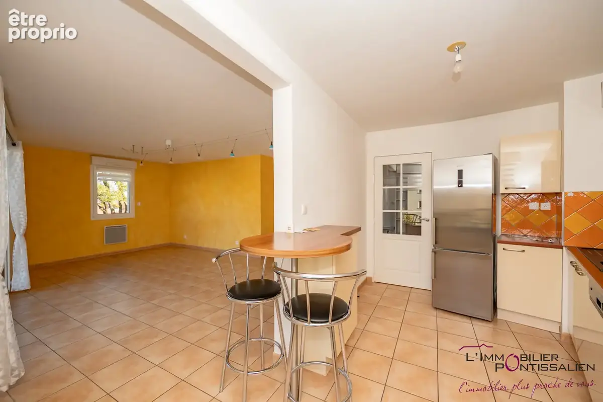 Pontarlier - les epinettes : appartement de type 3 avec ascenseur, terrasse, cave, box en sous-sol et parking - photo 9