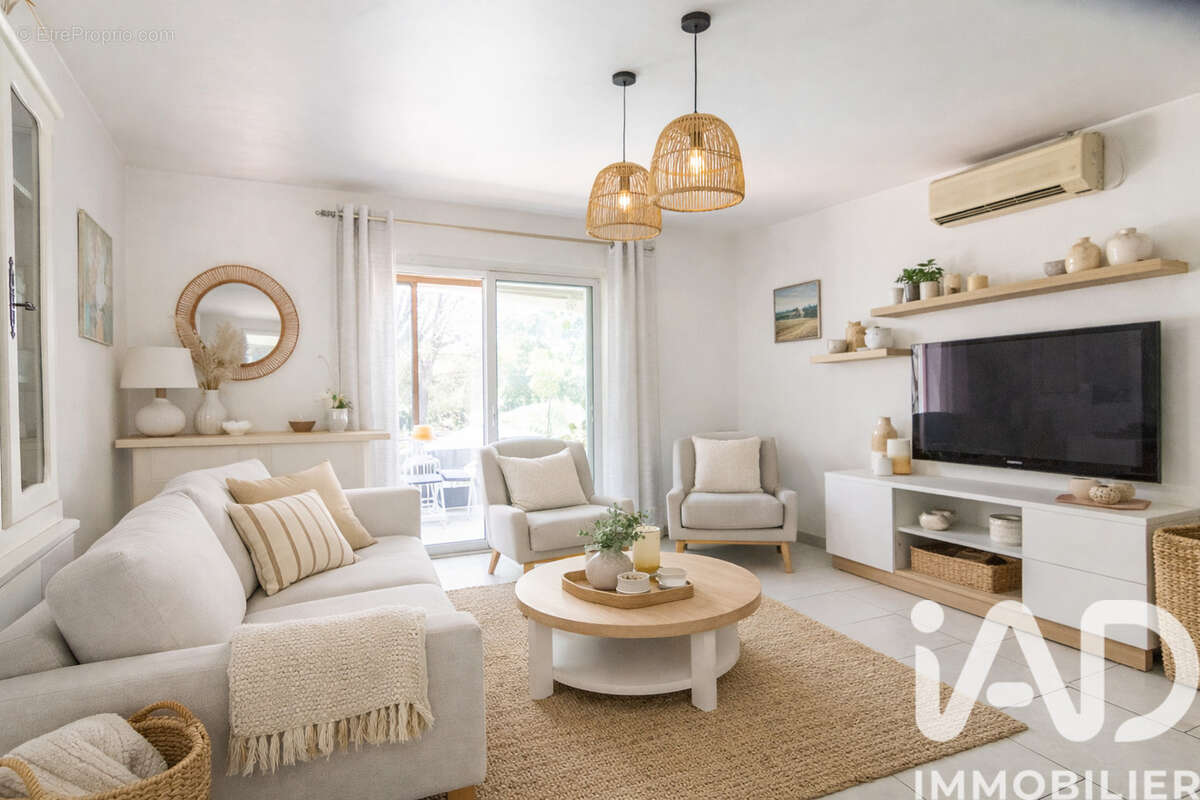 Photo 7 - Maison à ROQUEBRUNE-SUR-ARGENS