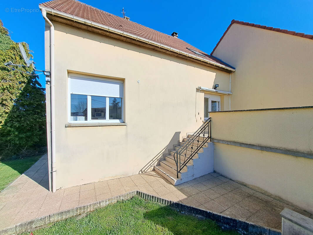 Maison à VILLEBOUGIS