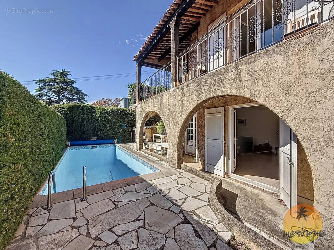 Saint-Laurent-Du-Var, Villa 8 pièces avec piscine - photo 6