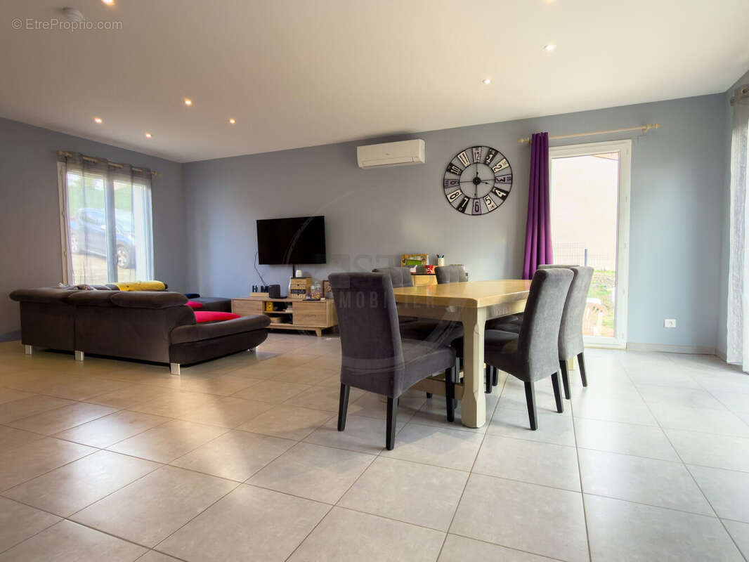 Maison à SAINT-JULIEN-EN-SAINT-ALBAN