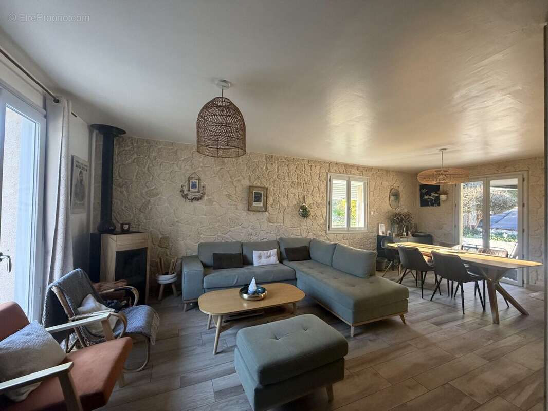 Maison à AMBAZAC