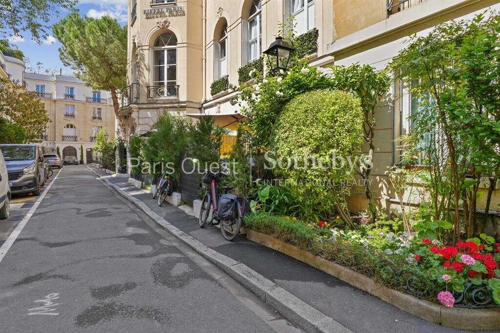Maison à PARIS-16E