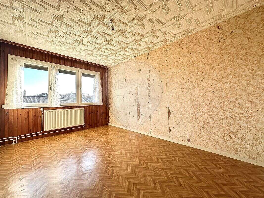 Maison à AY-SUR-MOSELLE