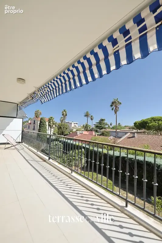 Hyeres - centre - t3 dernier etage terrasse - photo 11