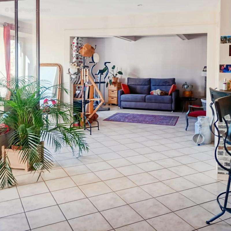 Maison à SAINT-CHRISTOPHE-D'ALLIER