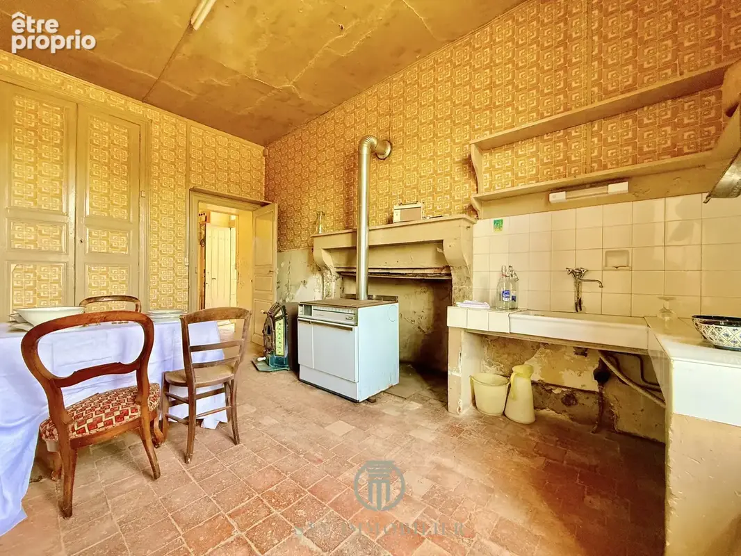 Propriété rare avec maison de maître, corps de fermé loué, tourelle et de nombreuses dépendances - photo 10