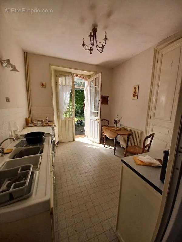 Maison à EGUZON-CHANTOME