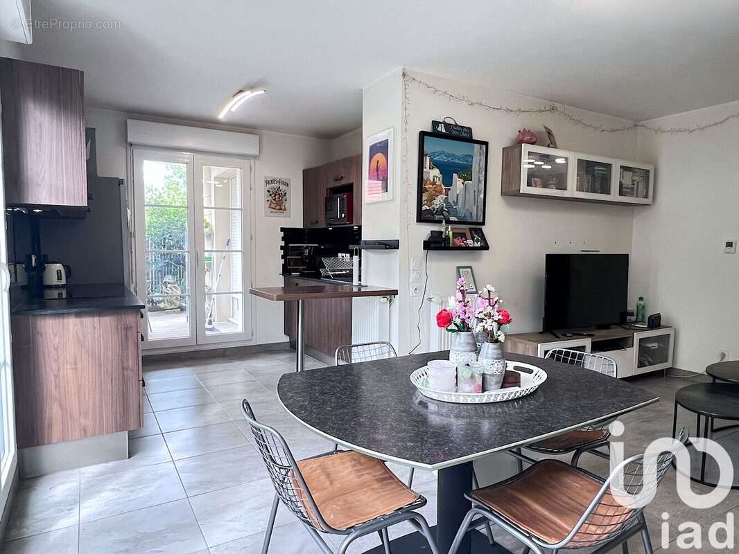 Appartement 61 m² à Villeneuve-Saint-Denis  - photo 5