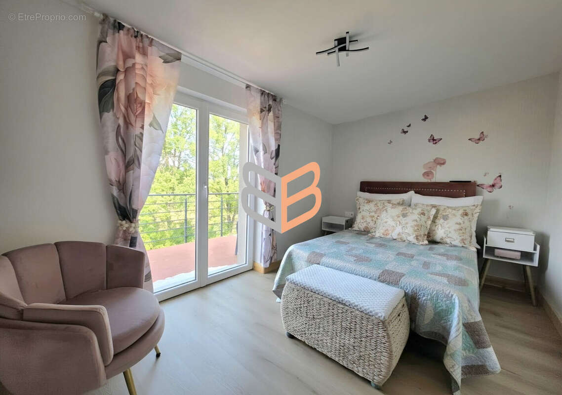 Maison 145 m² à Saint-Laurent-Sur-Othain  - photo 7