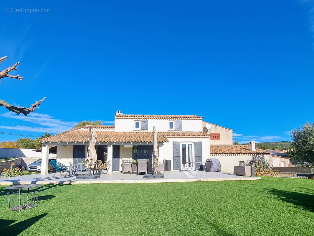 Maison à LE CASTELLET