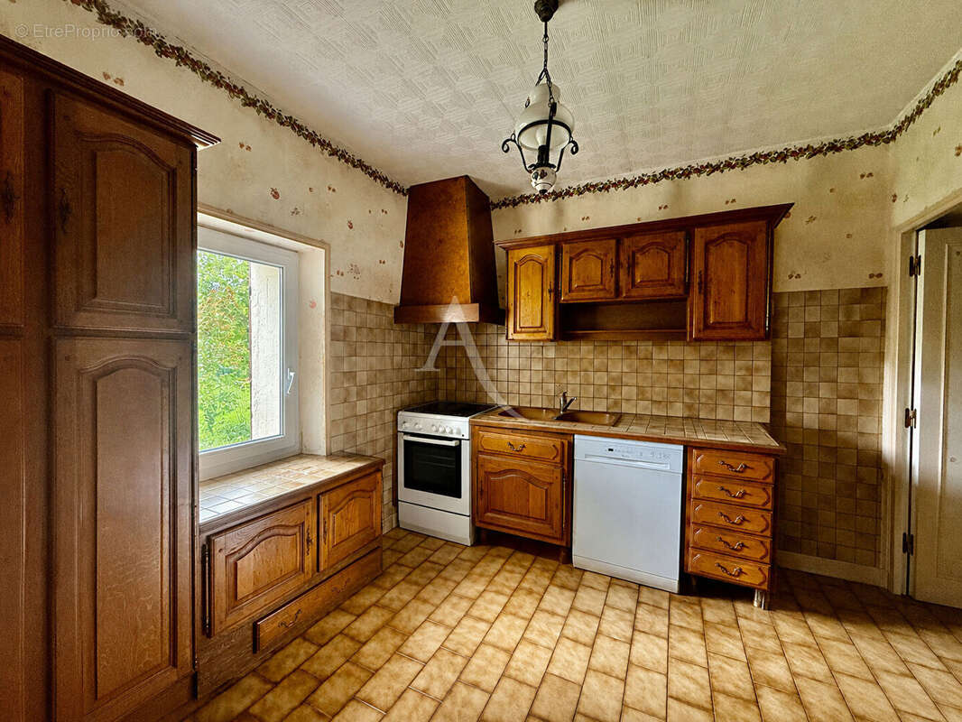Maison à SAINT-MAIXME-HAUTERIVE