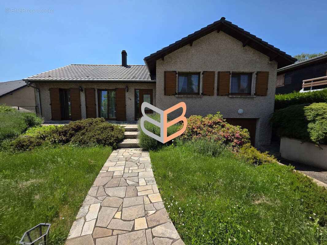 Maison à AUDUN-LE-ROMAN