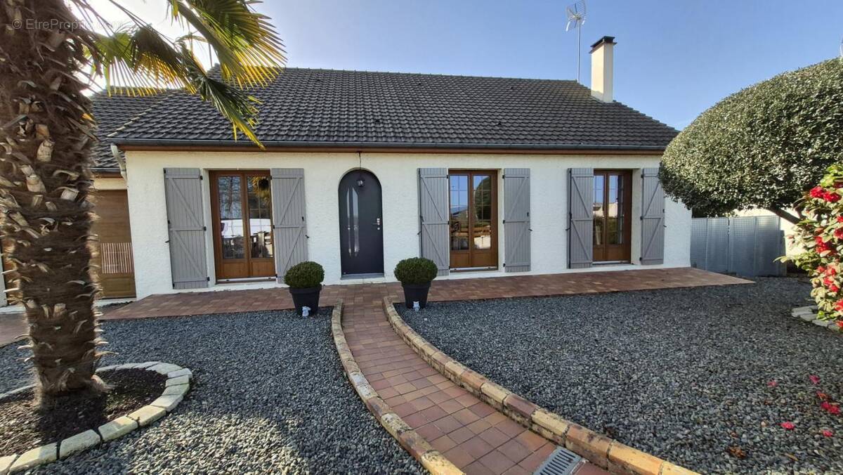 Maison à LA SUZE-SUR-SARTHE