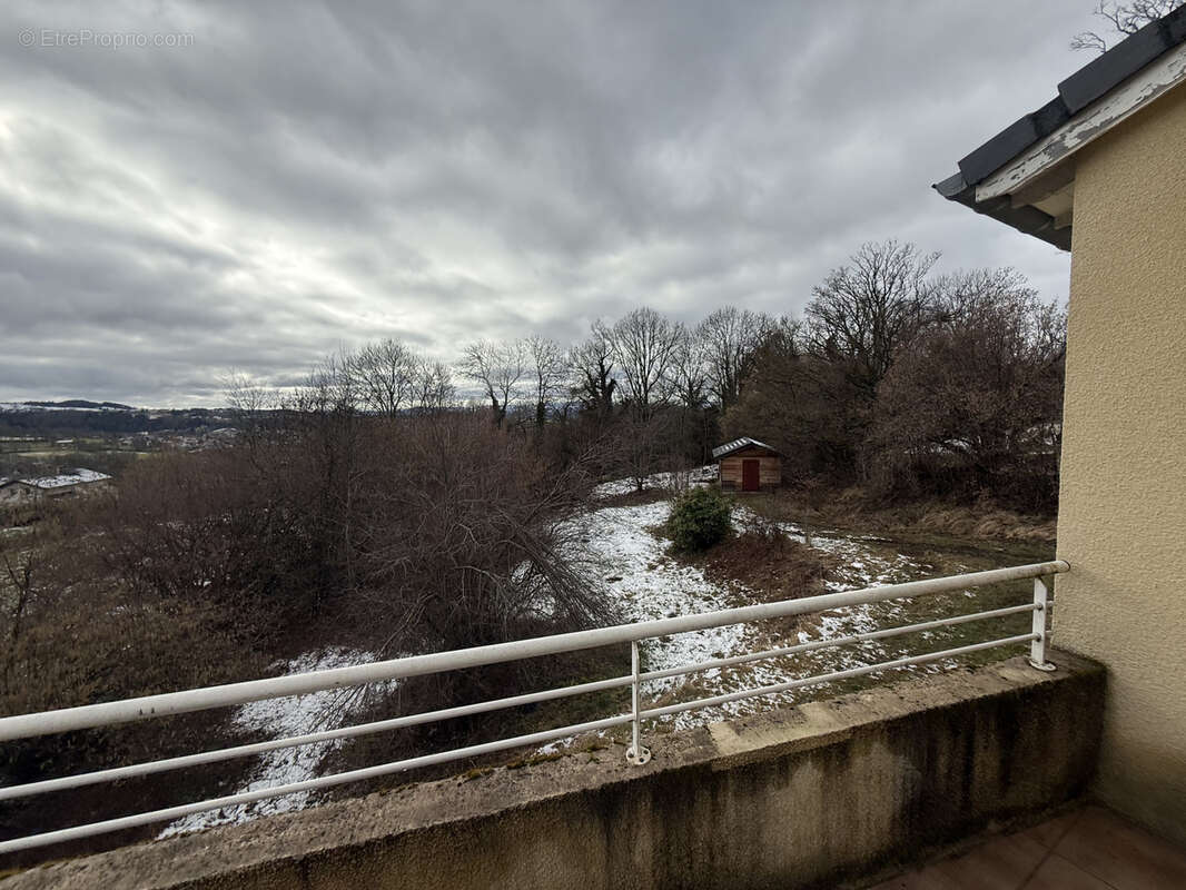 Maison à SAINT-JULIEN-CHAPTEUIL