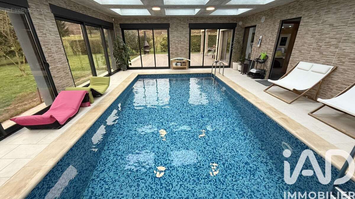 Maison 510 m² à Chatillon-Sur-Marne  - photo 2
