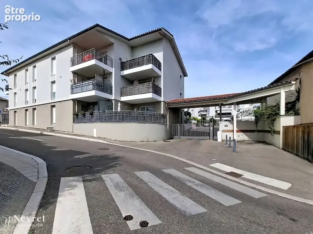 Coup de cœur assuré sur ce T3 en Rez-de-jardin de 57m2 avec en sous-sol sécurisé :garage et place stationnemen - photo 16