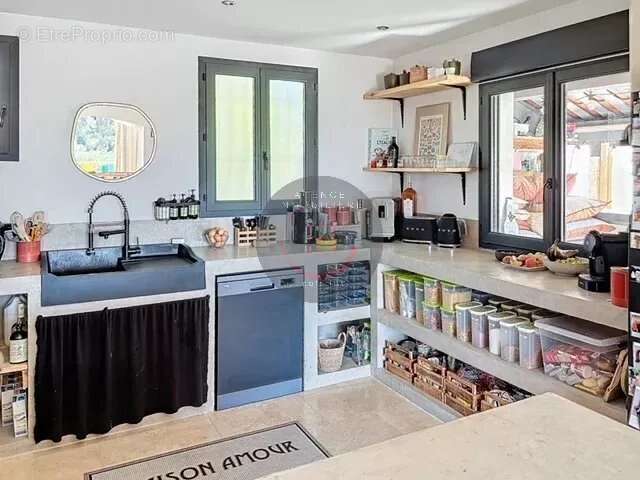 Maison à LES ISSAMBRES