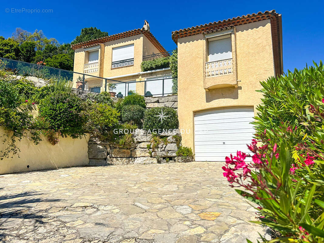 Maison à LES ISSAMBRES