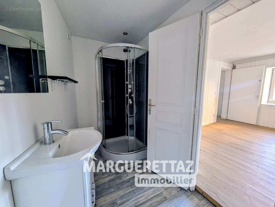 Appartement à SAINT-JEOIRE