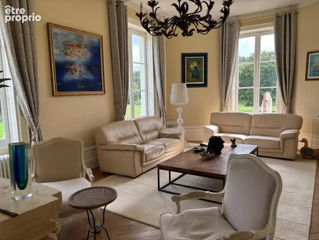 Exceptionnel château XIXème rénové sur 24ha avec piscine - photo 12