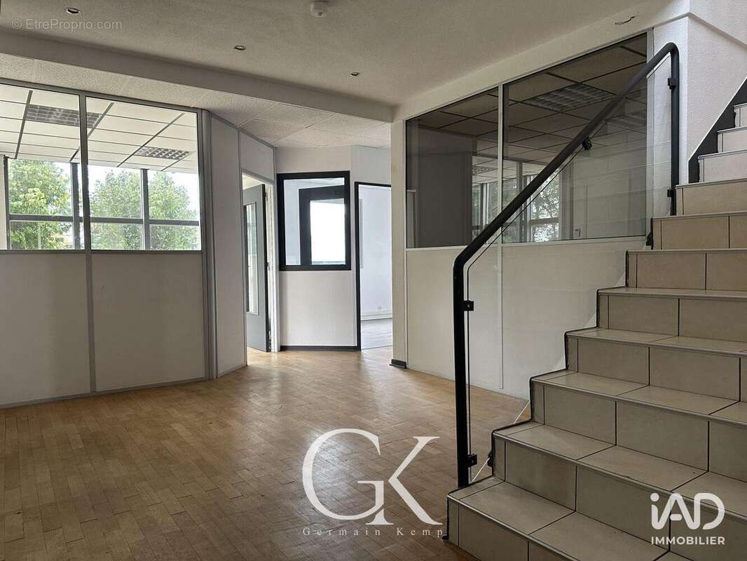 Photo 6 - Commerce à VOIRON