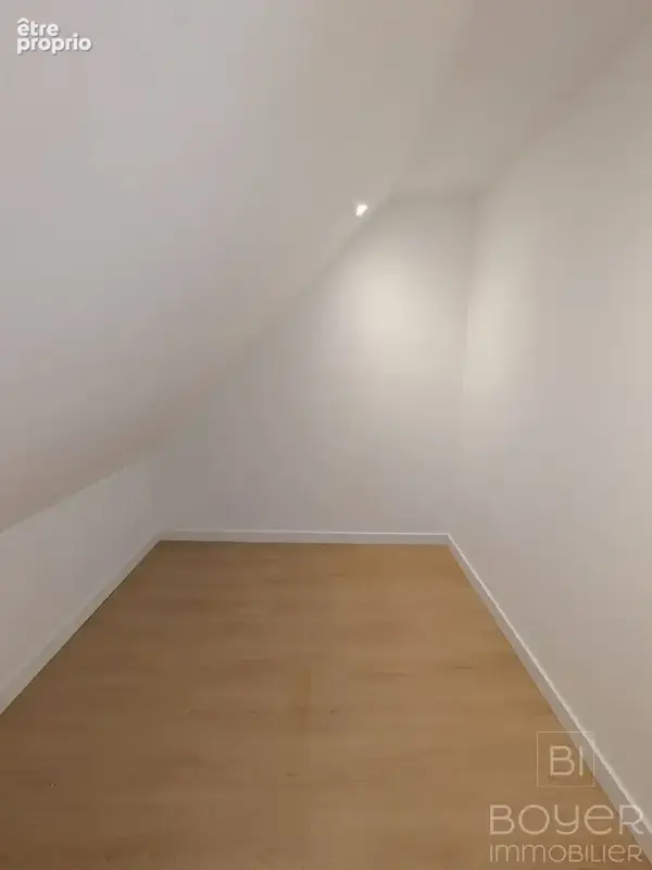 LE PERTRE - Appartement T2 bis rénové - photo 6