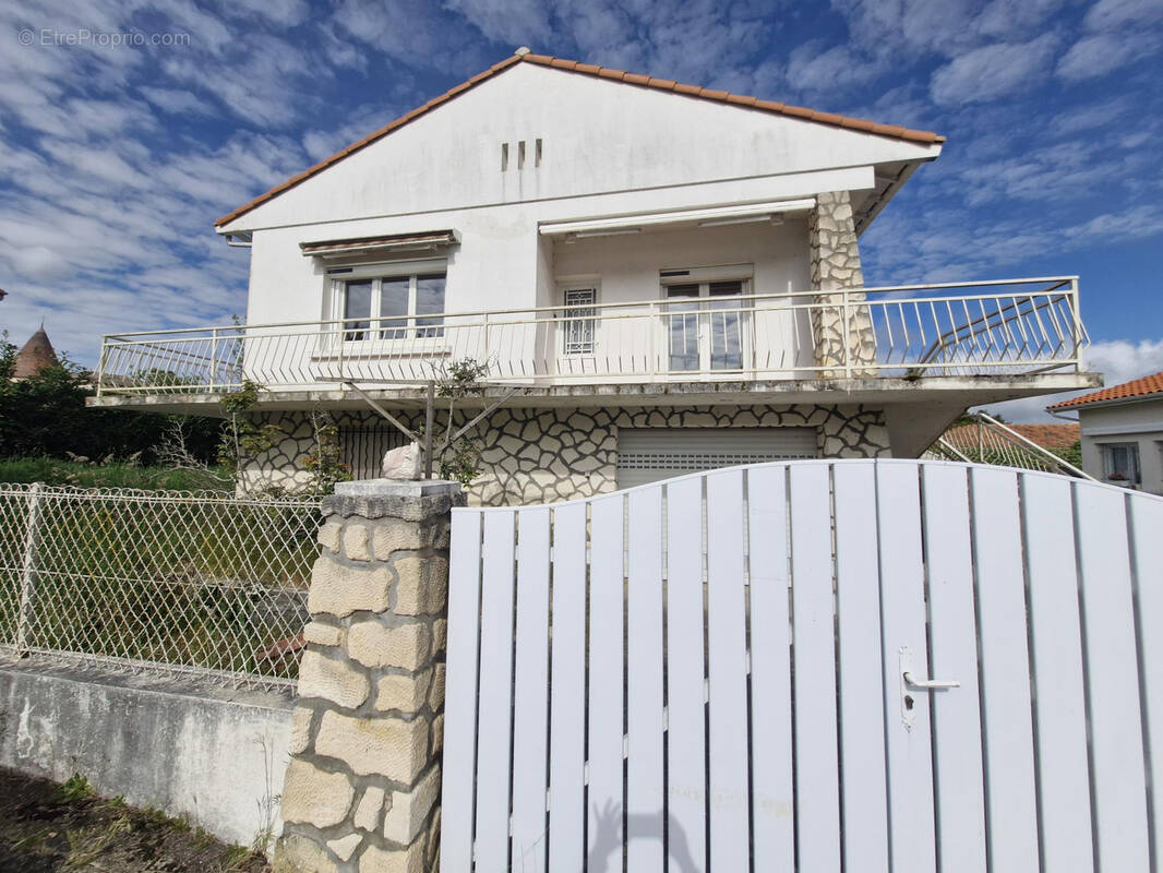 Maison à MESCHERS-SUR-GIRONDE