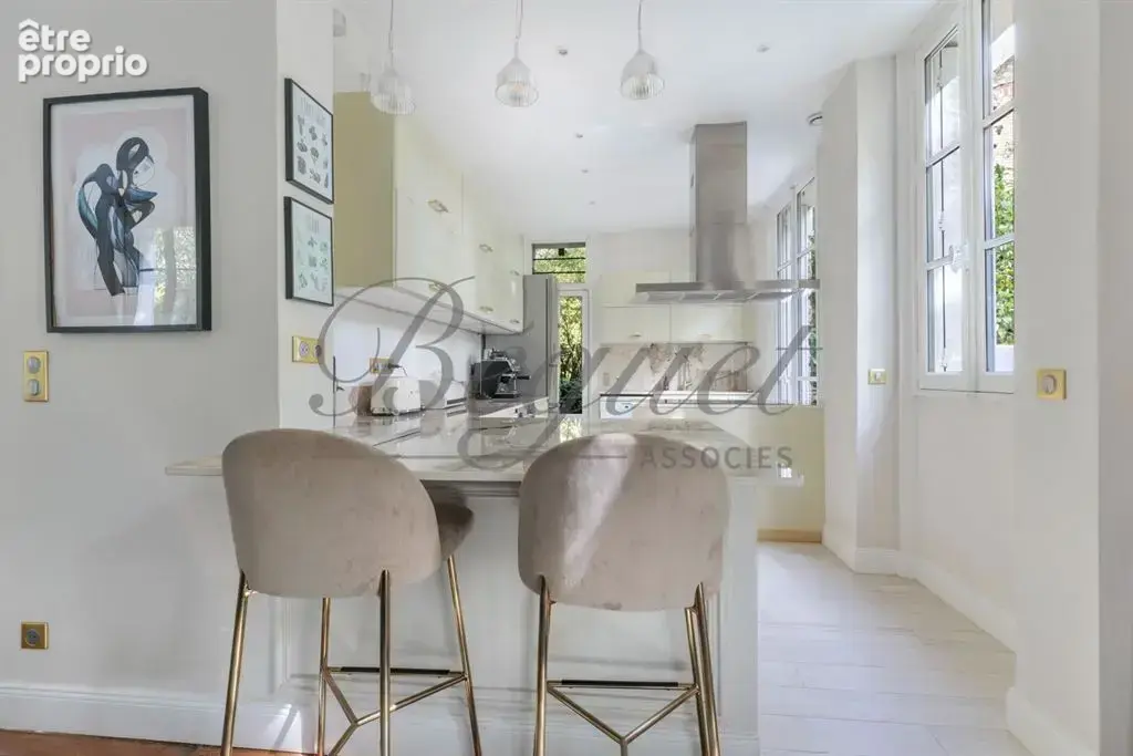 Vaucresson (92420) – Maison de charme de 210 m², 5 chambres, jardin paysager et terrasse – Terrain 396 m² - près de Paris, Hauts - photo 6