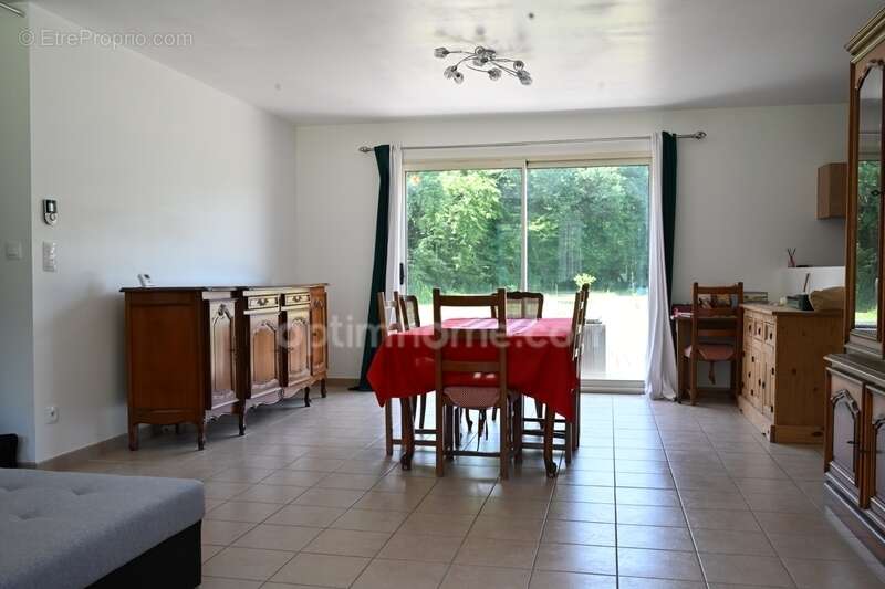 Maison à ANTONNE-ET-TRIGONANT