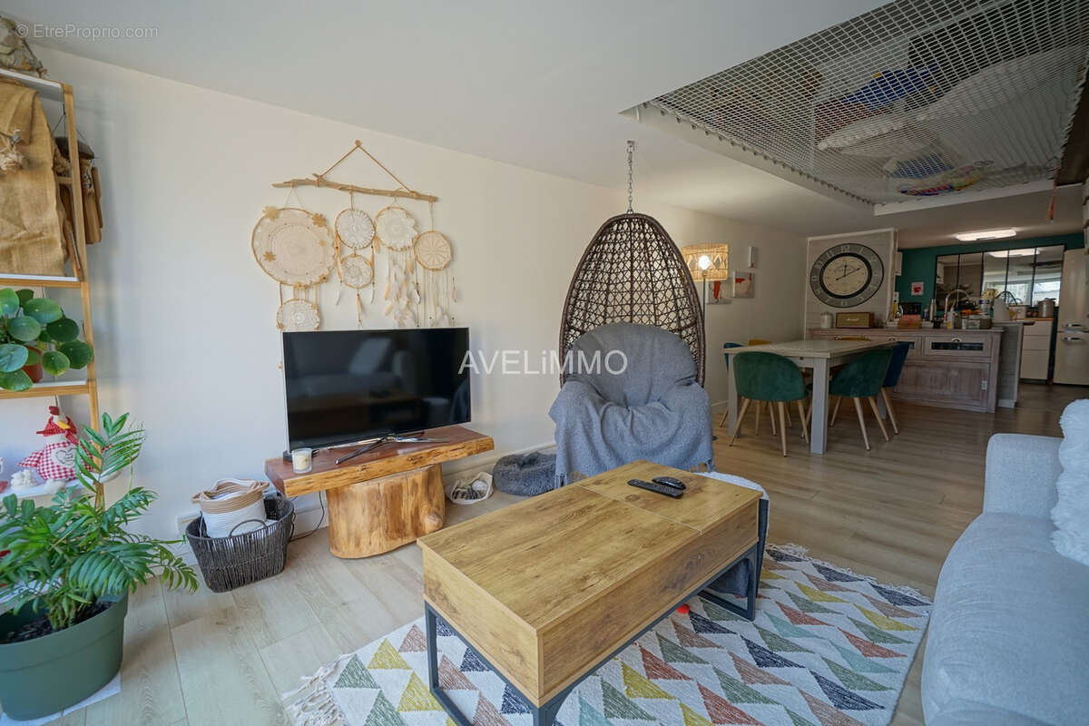 Appartement à LA QUEUE-LES-YVELINES