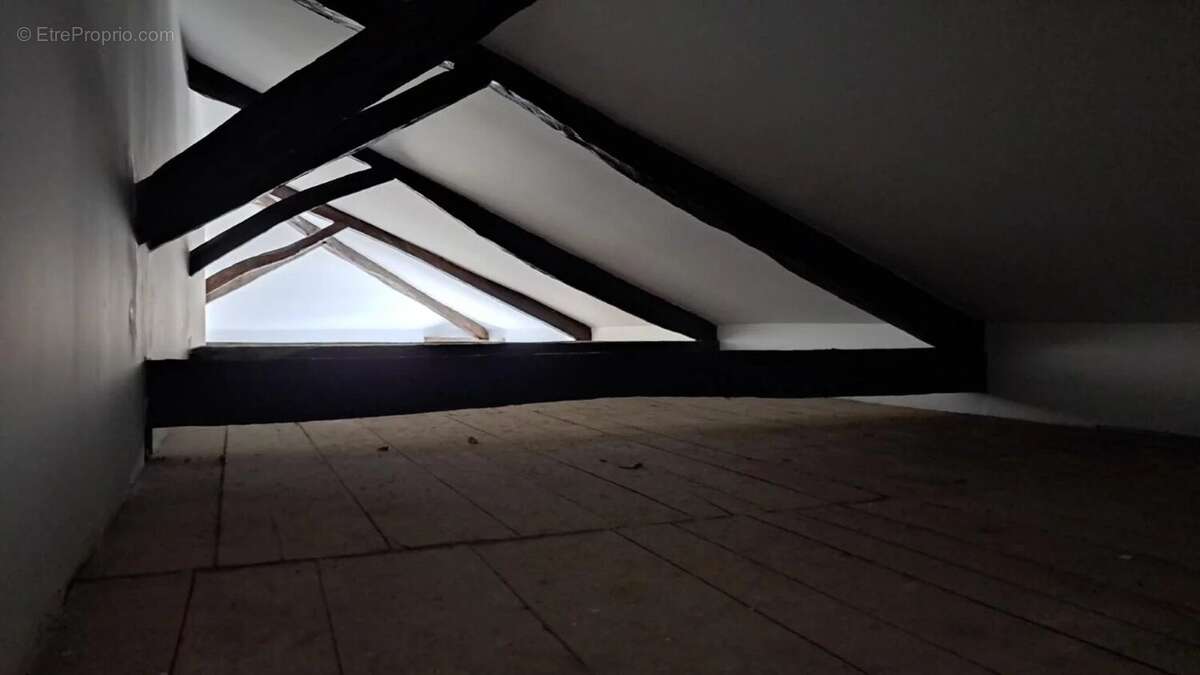 Appartement à SAINT-ETIENNE-DE-SAINT-GEOIRS