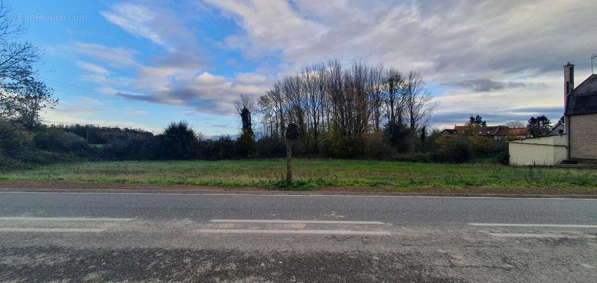 Terrain à ELINCOURT