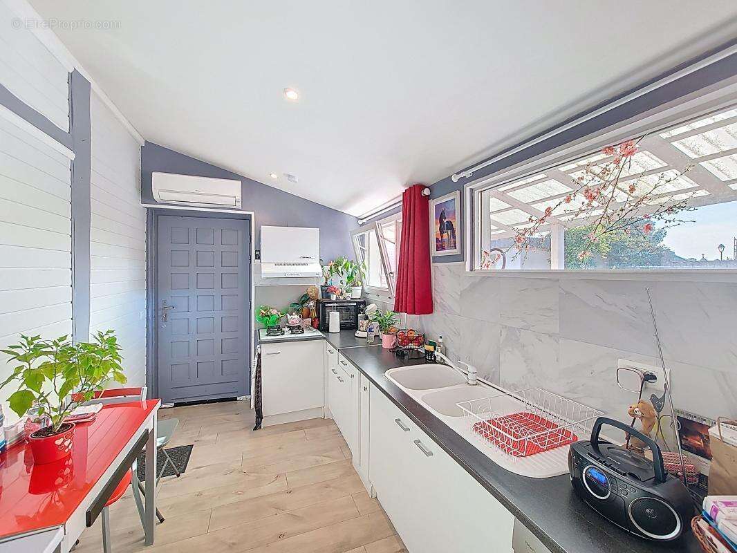 Appartement à POMAREZ