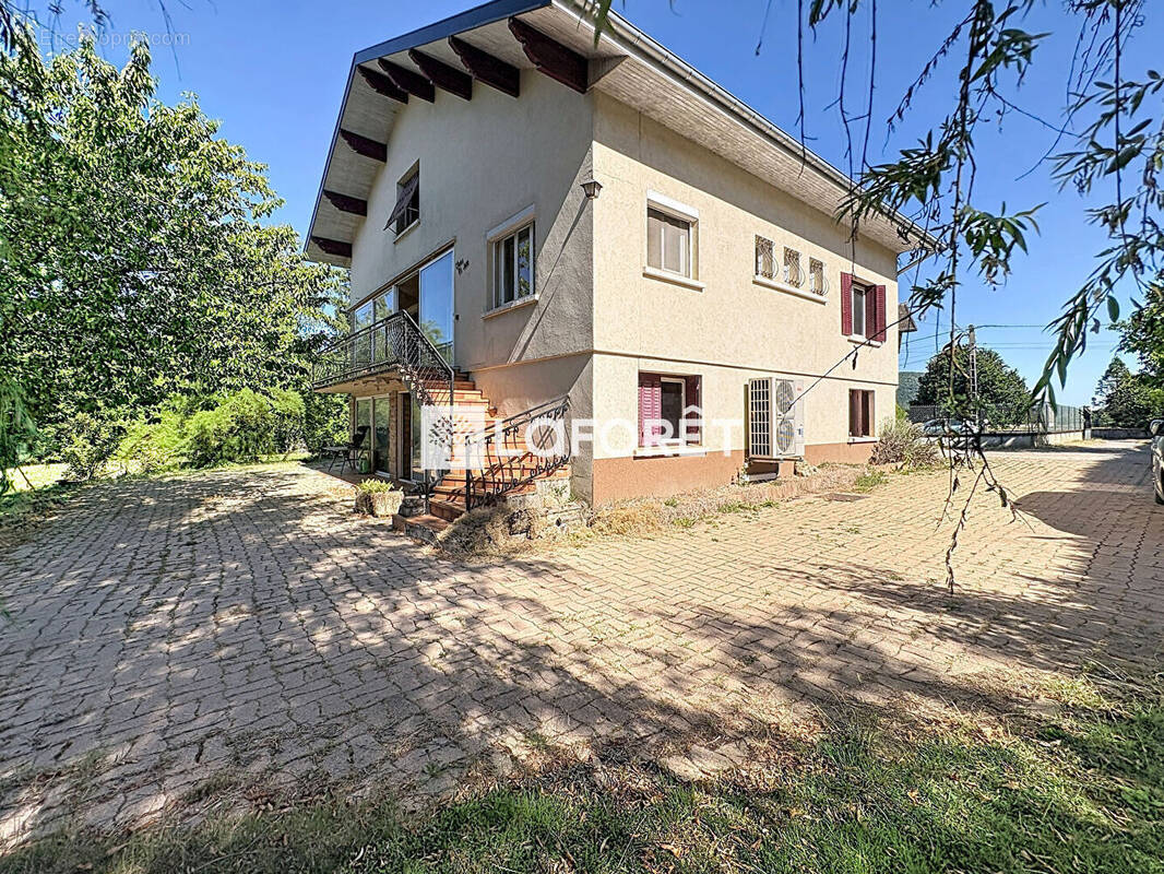 Maison à SAINT-JULIEN