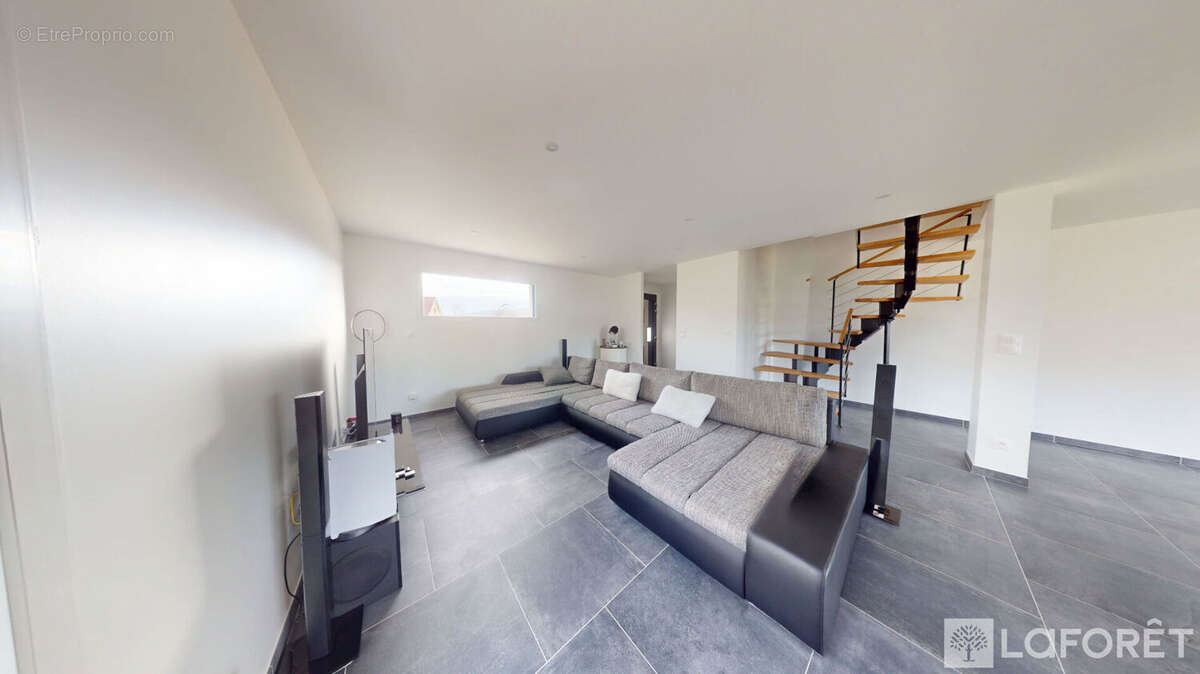 Maison à CHARQUEMONT