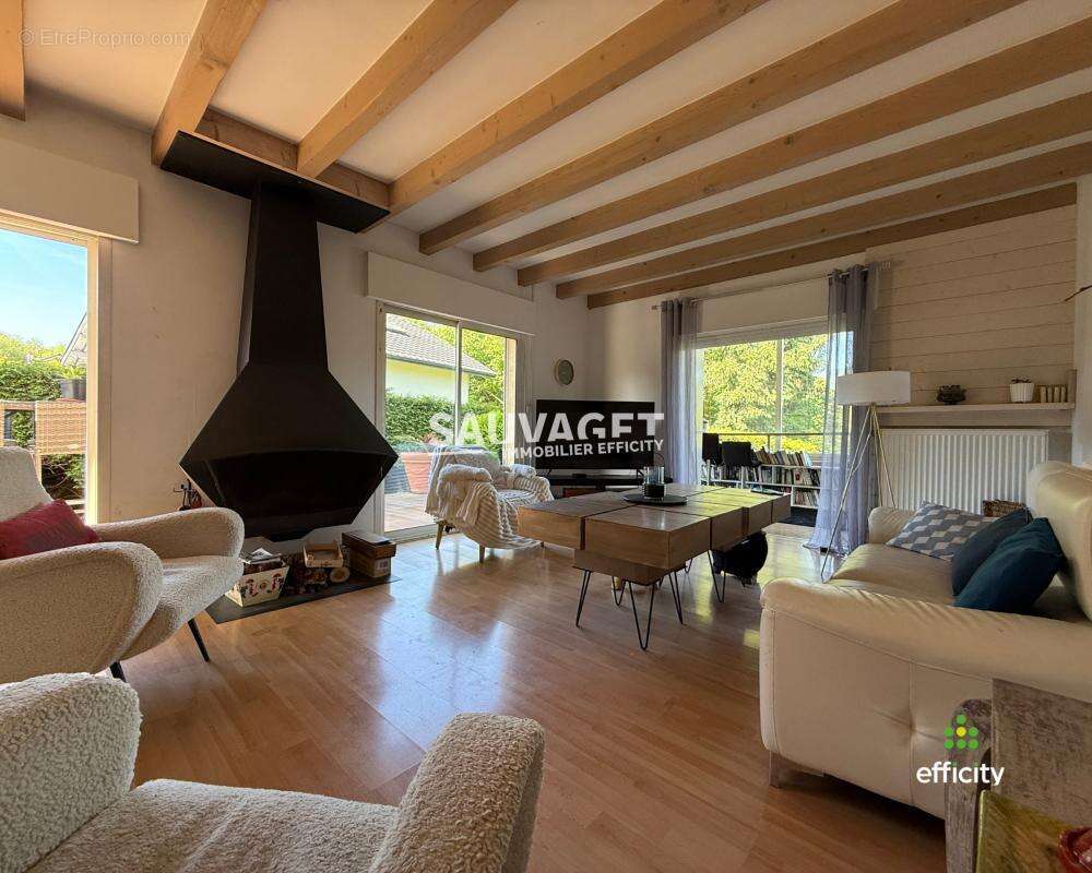 Maison à REIGNIER