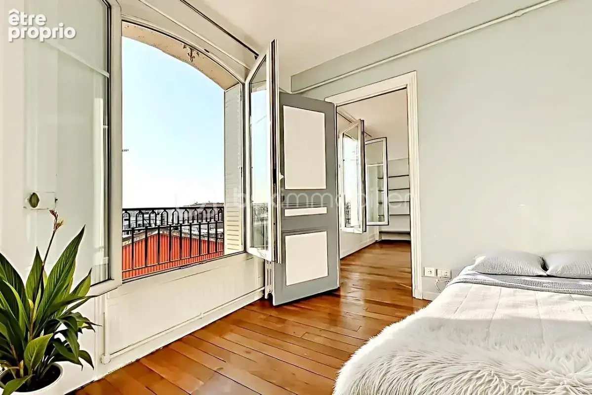 Trois pieces dernier etage, soleil, vue degagee - photo 17