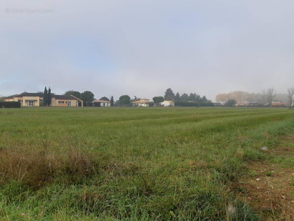 Terrain à NOHIC