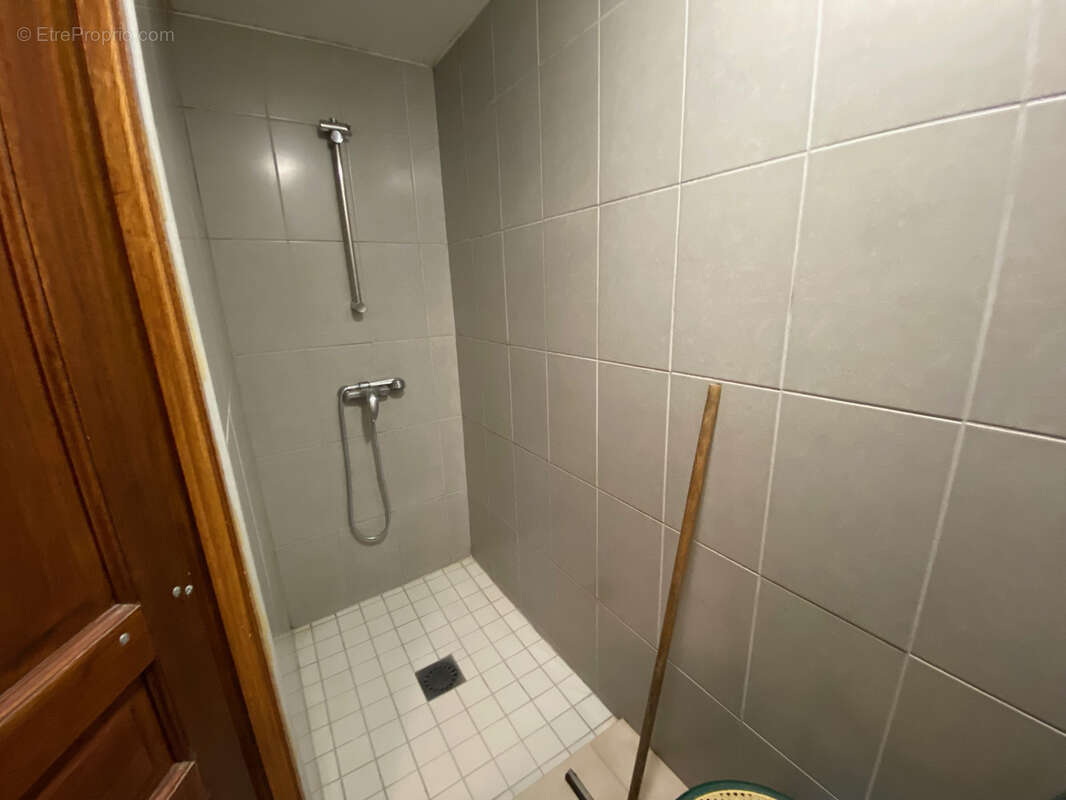 Commerce à FLAMETS-FRETILS