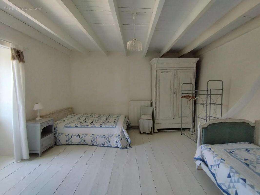 Maison à CASTELNAU-MONTRATIER