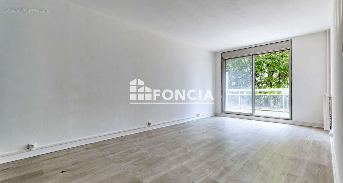 Appartement à MONTROUGE