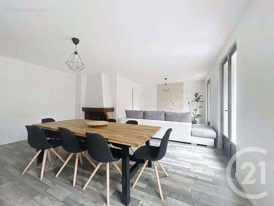 Maison à SAINT-FARGEAU-PONTHIERRY