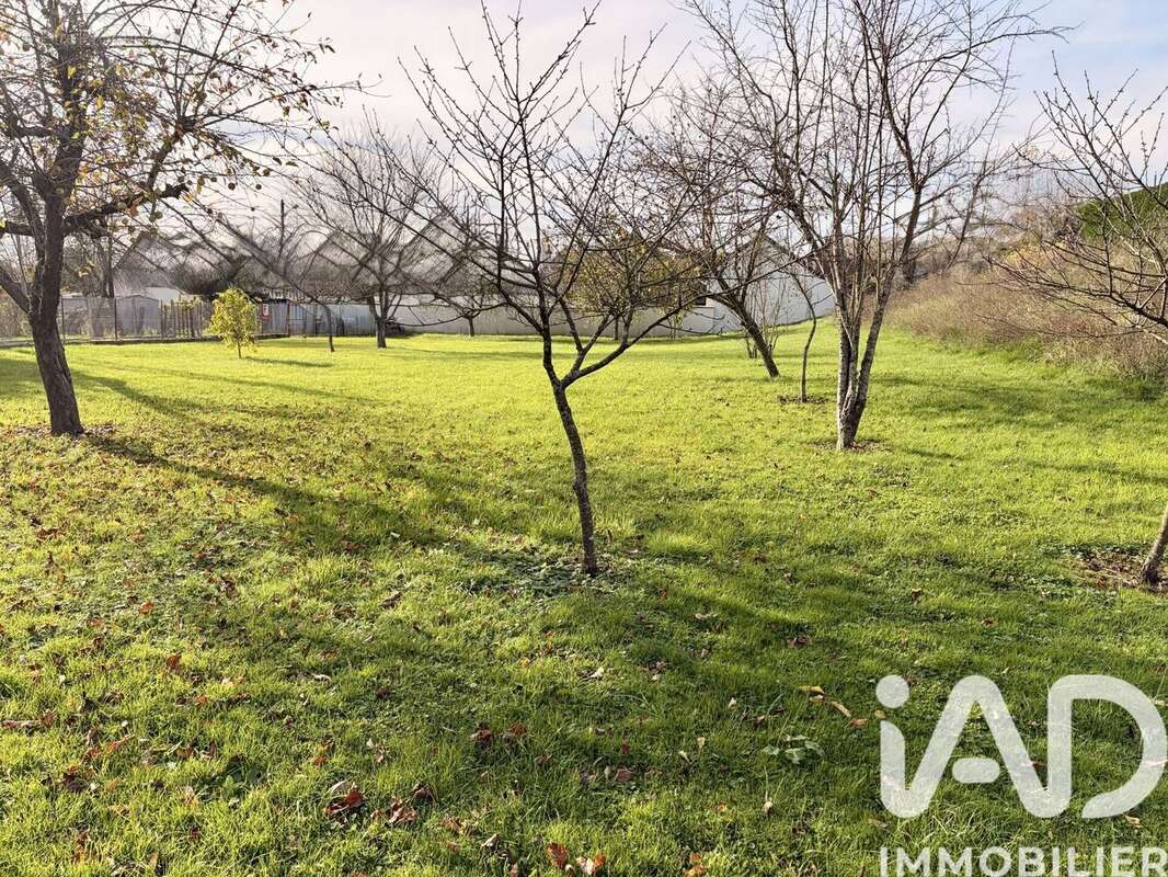 Photo 3 - Terrain à MONTIERAMEY